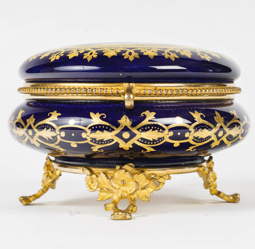 Beautiful Sèvres porcelain candy box, late 19th century