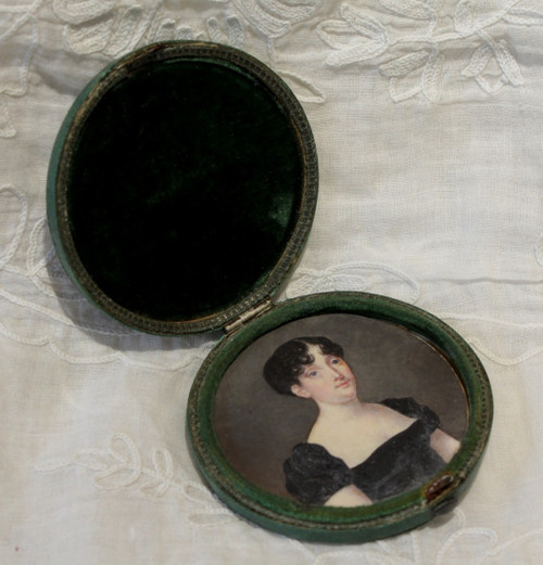 Painted miniature portrait of a woman in her shagreen case circa 1800