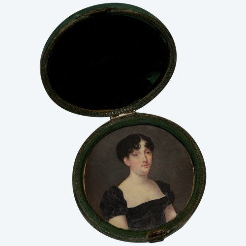 Painted miniature portrait of a woman in her shagreen case circa 1800