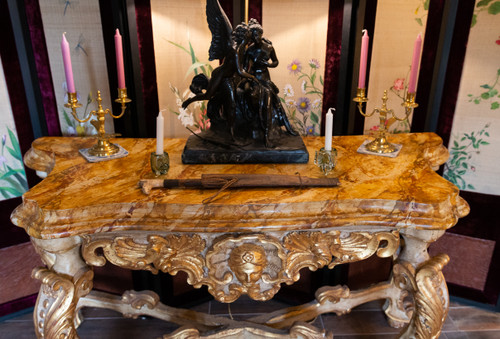 Italy 18th Century Large lacquered and gilded console top tray in imitation Sienna marble