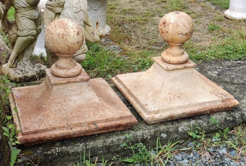 Pair of old cast iron pillar/post capitals/caps