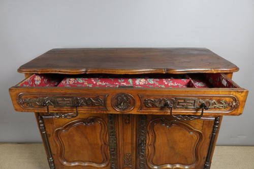 Credenza provenzale della fine del XVIII secolo