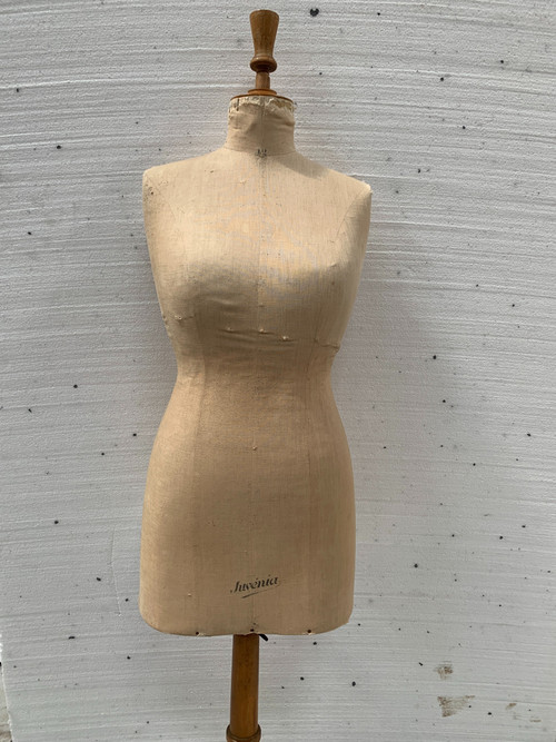 Ancien mannequin de couture sur un pied tripode XX siècle