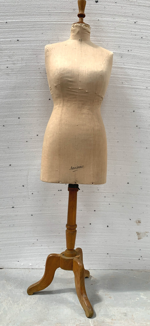 Ancien mannequin de couture sur un pied tripode XX siècle