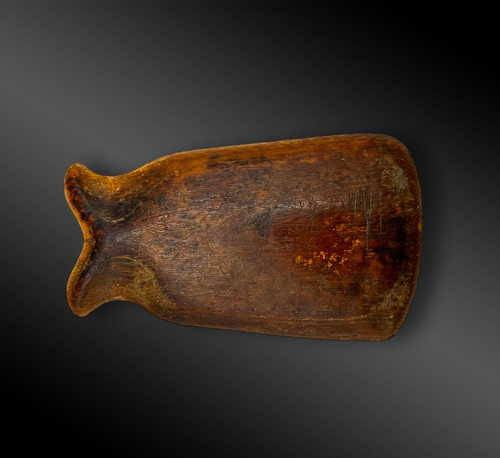 BOTTLE GRATTER called T'iiguzat - Inuit culture, Alaska - 18th century or earlier