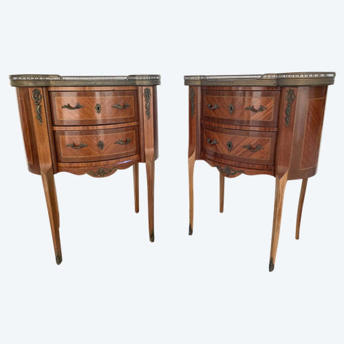 Paire de petites commodes en rognon de style Louis XV / XX siècle