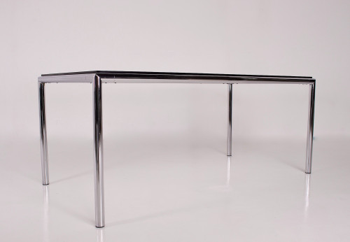 Table minimaliste italienne