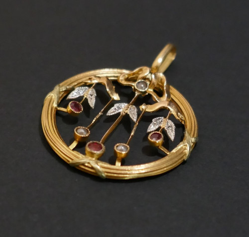 Pendant Diamonds, Pearls and Rubies, 18-carat gold.