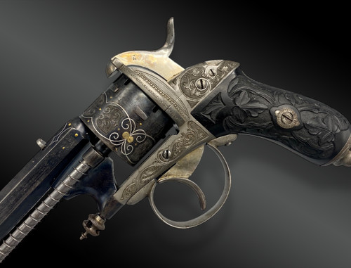 Necessary case with a luxurious CHAMELOT DELVIGNE Pinfire Revolver. FRANCE XIXth century