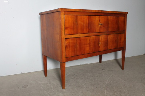 Antique Sienese Louis XVI chest of drawers - chest of drawers 1770 in cherry. Restored. Size 124 x 57. Height 94.50