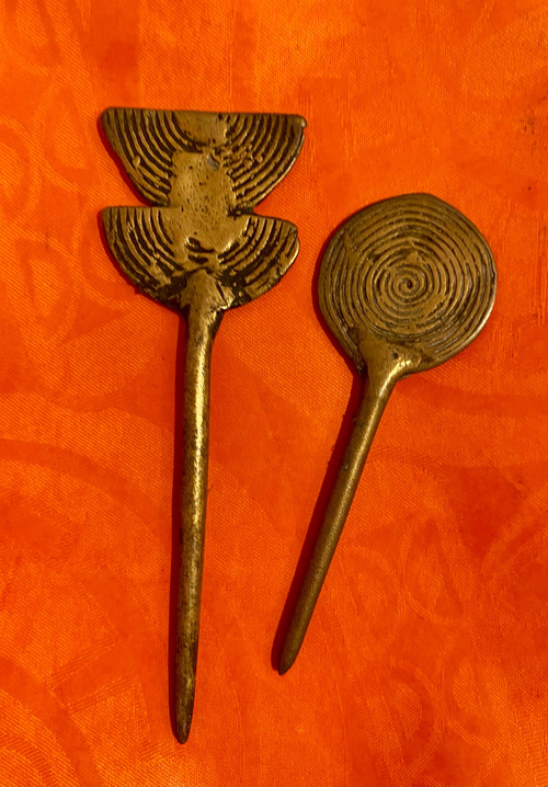 MOSSI bronze hairpins