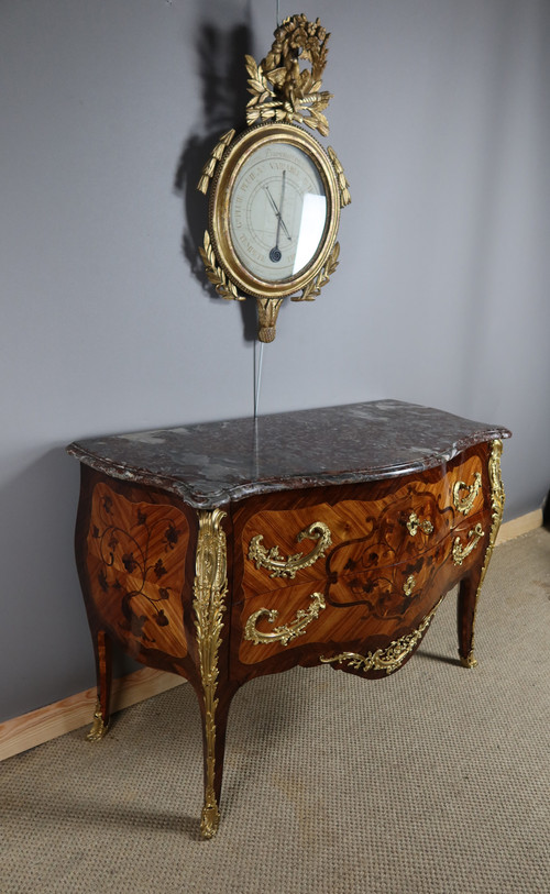 Commode sauteuse en marqueterie estampillée "Perreau"