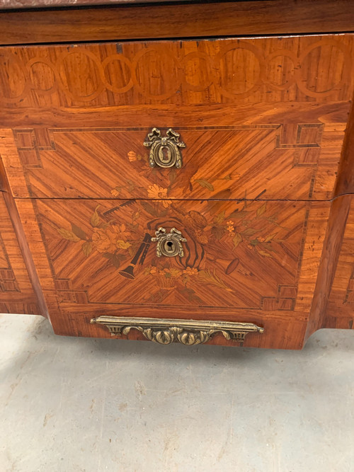 Commode Louis XVI en marqueterie de bois de placage XX siècle