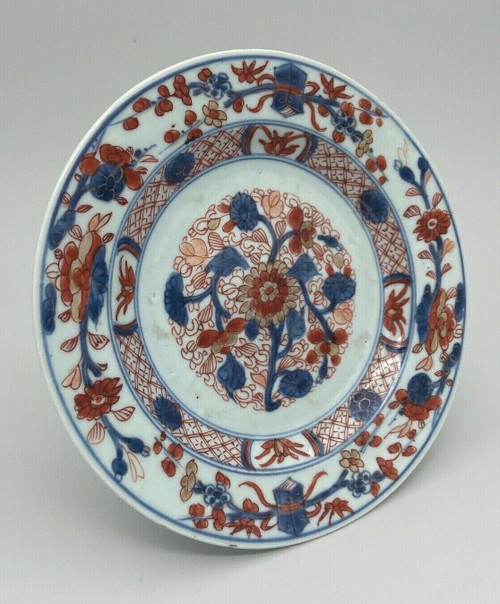 Imari porcelain plate with floral decoration Japan