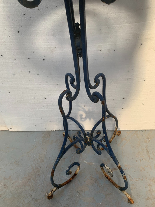 Oval planter on woven metal stand, 20th century