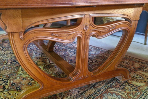 Nach Louis Majorelle: Muséale table école de Nancy aus Nussbaum und Esche Jugendstil-Epoche