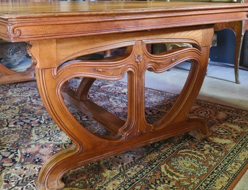 Nach Louis Majorelle: Muséale table école de Nancy aus Nussbaum und Esche Jugendstil-Epoche