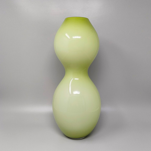 Étonnant vase vert de l'ère spatiale en verre de Murano des années 1970. Fabriqué en Italie