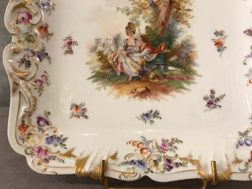 Plat à gâteaux en porcelaine anglaise d'époque 19 ème de la marque "Derby"