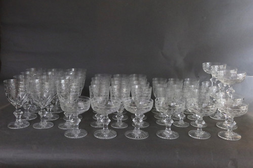 Service de verres en cristal de Baccarat 48 pièces