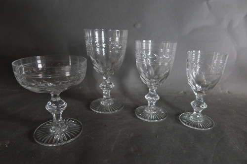 Service de verres en cristal de Baccarat 48 pièces