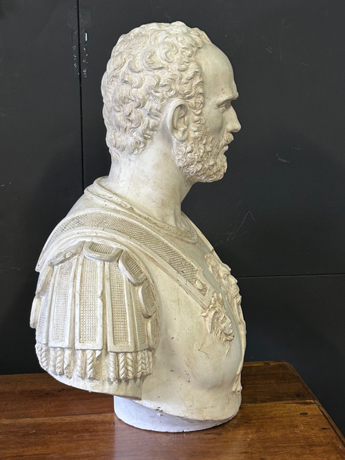 Important Portrait En Buste D’empereur Romain En Cuirasse - Sculpture En Plâtre XXéme Siècle 