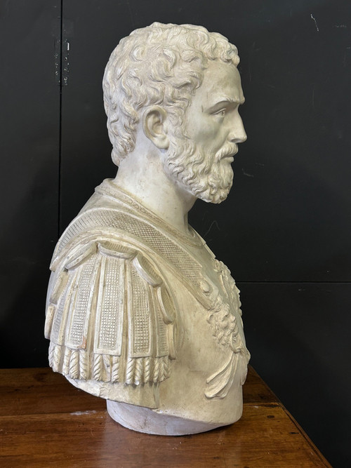 Important Portrait En Buste D’empereur Romain En Cuirasse - Sculpture En Plâtre XXéme Siècle 