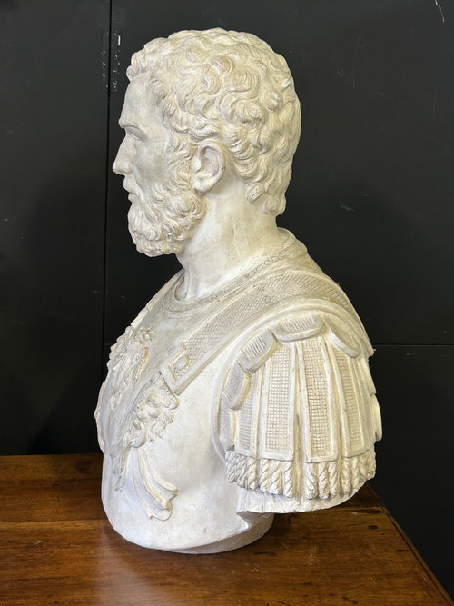 Important Portrait En Buste D’empereur Romain En Cuirasse - Sculpture En Plâtre XXéme Siècle 