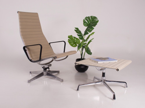 Poltrona girevole EA 124 in alluminio di Charles & Ray Eames Herman Miller.