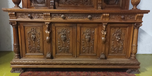 Credenza doppia in noce rinascimentale