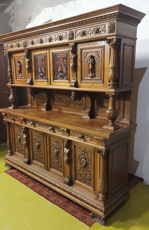 Credenza doppia in noce rinascimentale