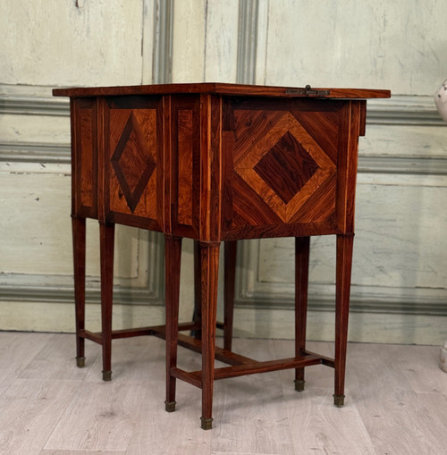 Mazarin De Changeur desk in 18th century marquetry