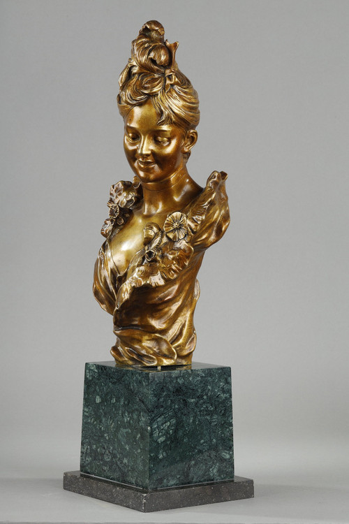 BUST OF A YOUNG BELLE-ÉPOQUE WOMAN BY VICTOR LÉOPOLD BRUYNEEL