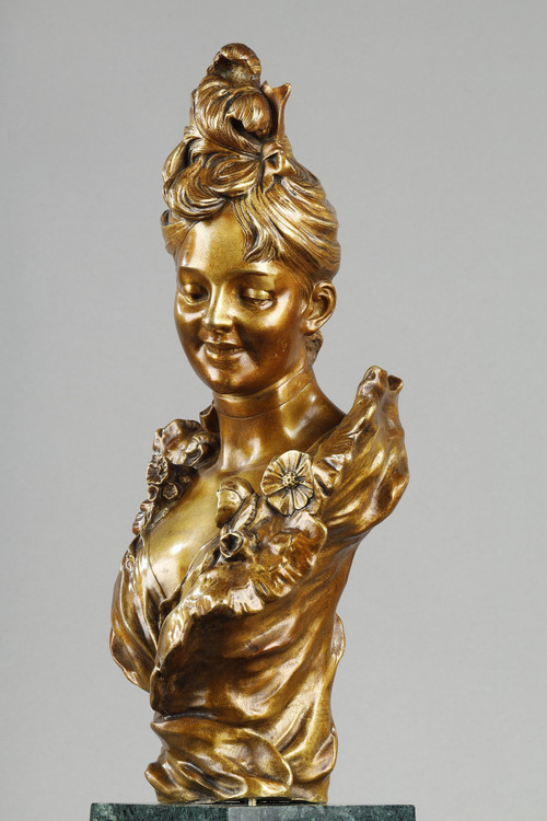 BUST OF A YOUNG BELLE-ÉPOQUE WOMAN BY VICTOR LÉOPOLD BRUYNEEL