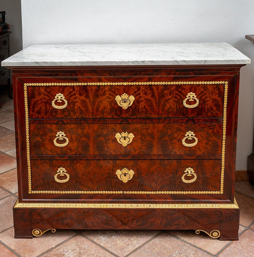 Antique French Charles X chest of drawers, 19th century.