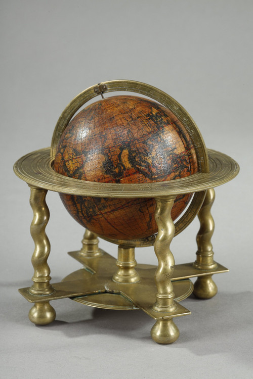 Paire de globes céleste et terrestre de table, de Vincenzo Coronelli, 1697.