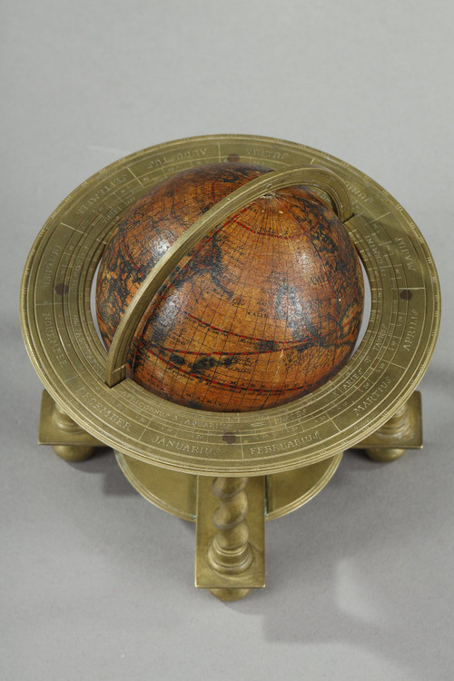 Paire de globes céleste et terrestre de table, de Vincenzo Coronelli, 1697.