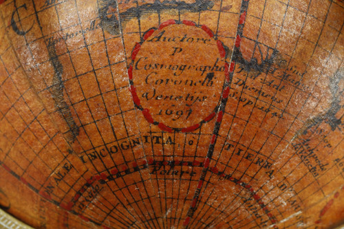 Paire de globes céleste et terrestre de table, de Vincenzo Coronelli, 1697.