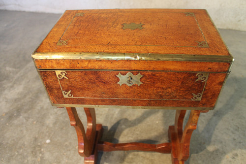 Charles X conversion travel desk in burr walnut, 19th century