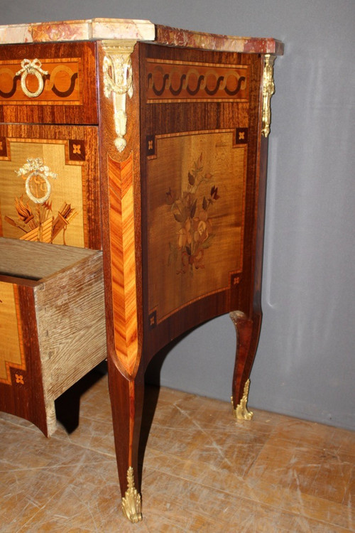 Transition Chest Of Drawers In Marquetry End XIX