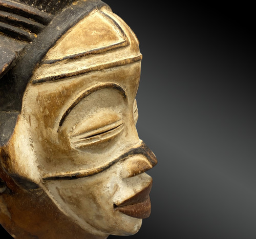 Maschera antropomorfa Okuyi Cultura Punu, Gabon meridionale