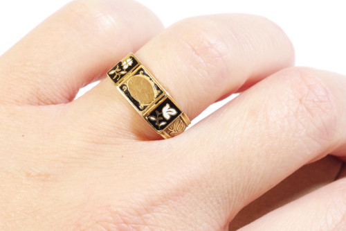 Victorian enamel regional ring in 18k gold, French antique ring, wedding, bridal, signet ring