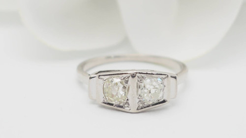 Art Deco ring in white gold and platinum, diamonds