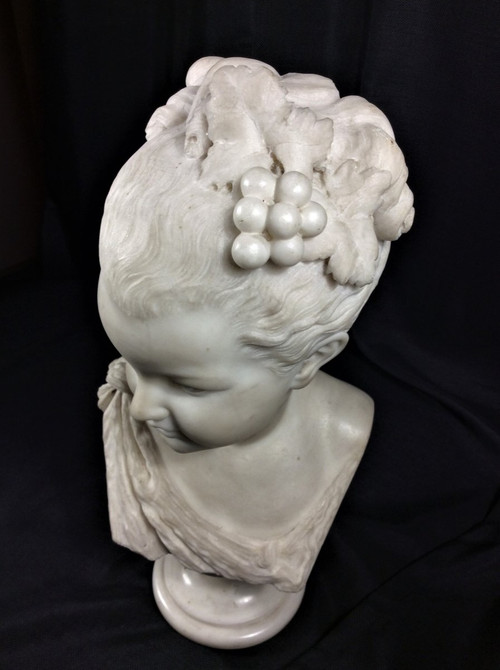 25% off until 11/30 - Beautiful White Marble Bust of a Young Girl - 19th Century