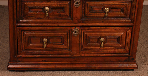 Small 17th Century Oak Chest Of Drawers William And Mary Period