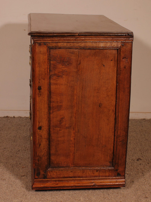 Small 17th Century Oak Chest Of Drawers William And Mary Period