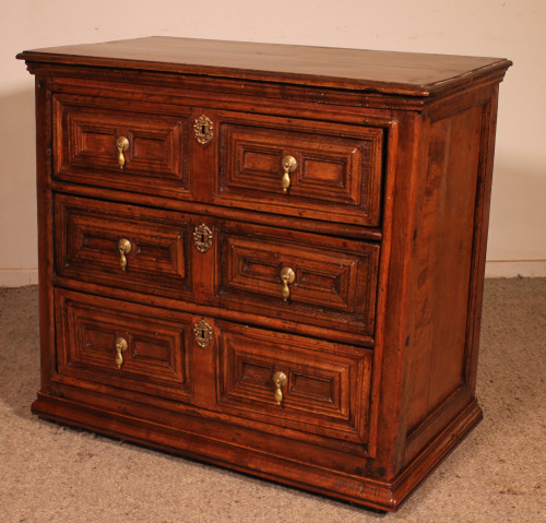 Small 17th Century Oak Chest Of Drawers William And Mary Period