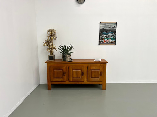 Brutalistisches Sideboard aus den 50er Jahren in massiver Ulme