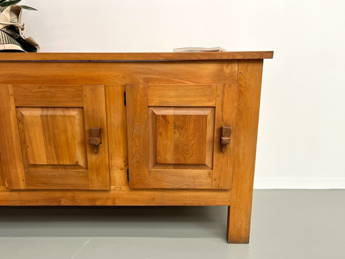 Brutalistisches Sideboard aus den 50er Jahren in massiver Ulme