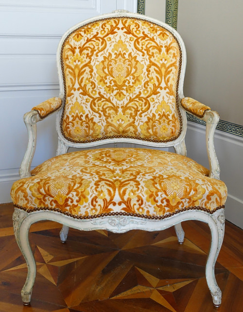 Fauteuil à la Reine d'époque Louis XV, velours frappé